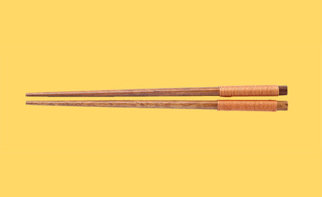 ¿Cómo se usan los palillos chinos?