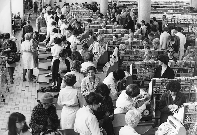  Sainbury’s, Coventry UK, 1967. Whilst foraging has not played a significant role in European diets for millennia, modern developments such as the supermarket has expanded the gap between consumer and producer significantly in the last 100 years. (Coventry