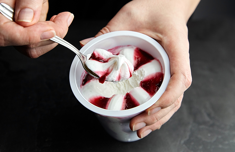 https://www.foodunfolded.com/media/images/In-article-image-frozenyoghurt-2.jpg